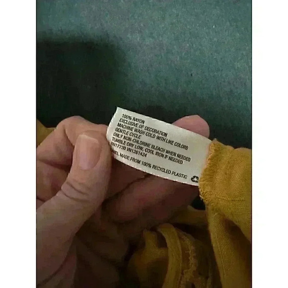 Women’s mustard yellow jumpsuit Size medium Frayed collar & button back Summer - Picture 6 of 10